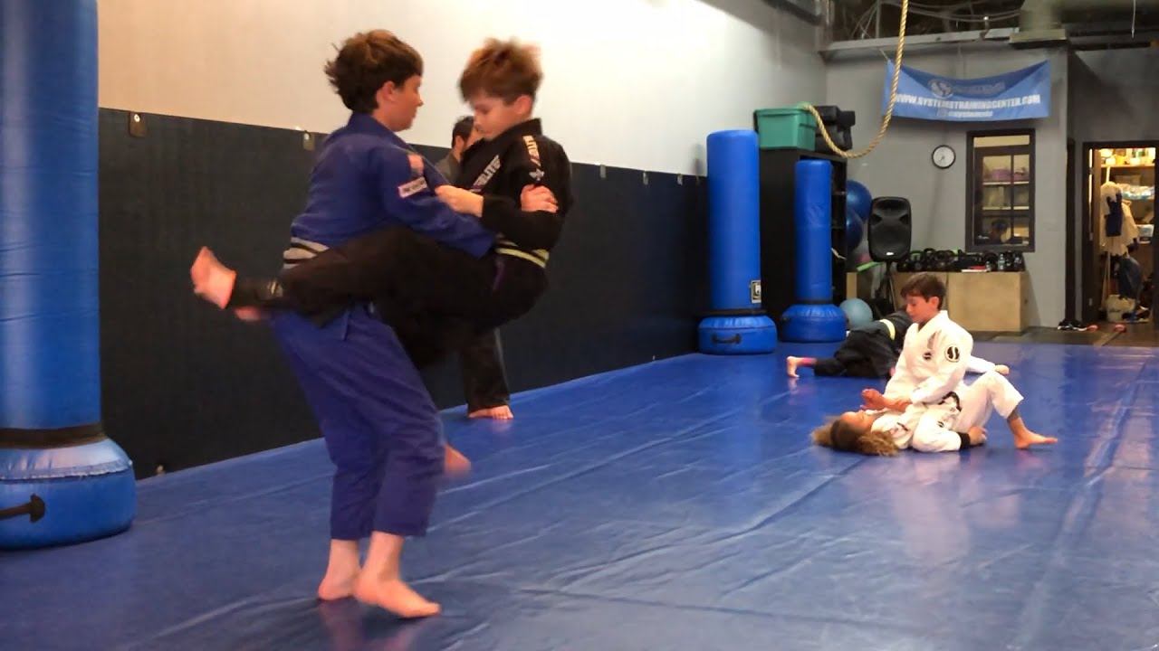 Kids Jiu-Jitsu Featherweight Yellow belt vs Gray belt Middleweight (Bat Choke, Triangle, Armbar) 🥋