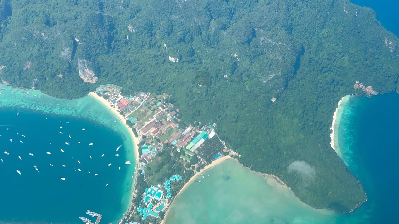 The World's Most Beautiful Airport? Breathtaking Landing at Phuket International Airport