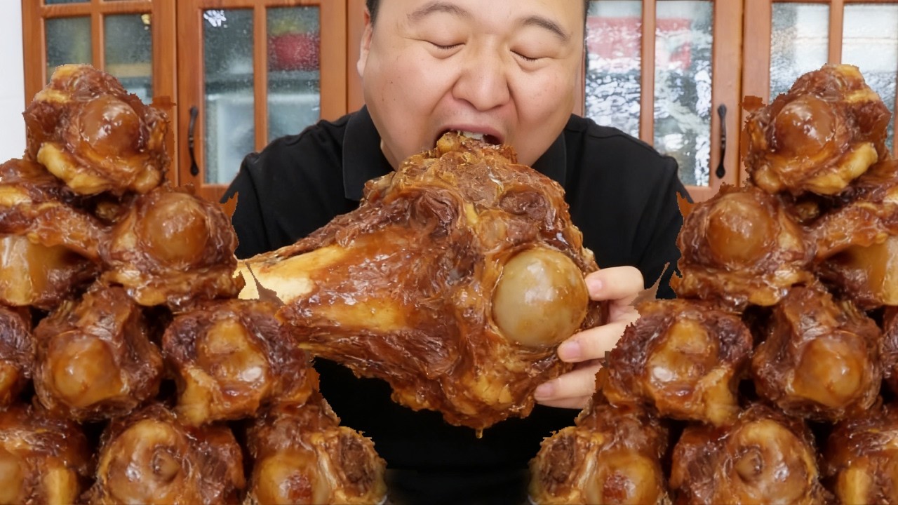 🔥【红烧牛窝骨】红烧牛窝骨配凉皮！再来碗鸭肠炒饭，这顿直接吃到爽翻天！ 【cram阿强】
