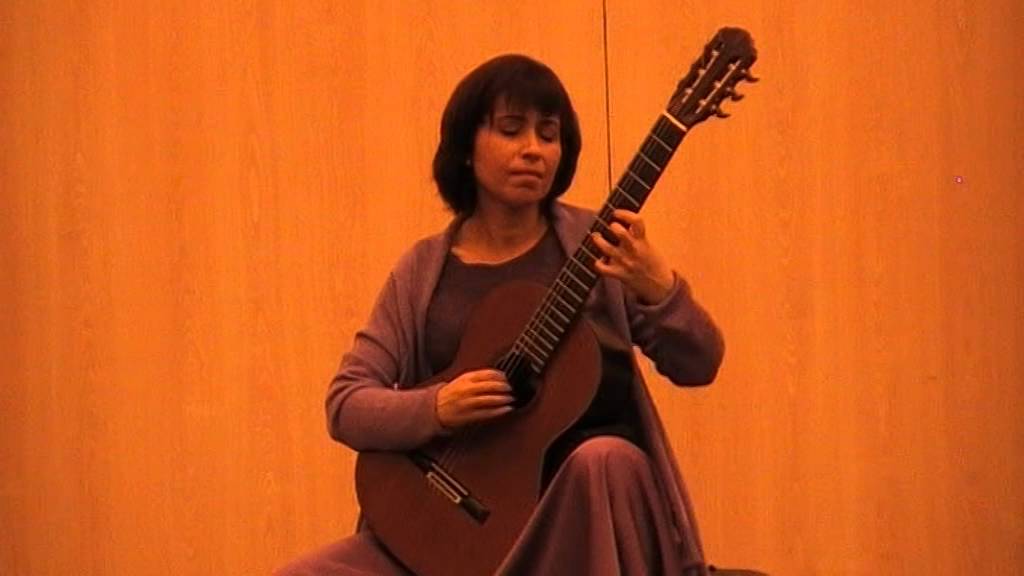 Margarita Escarpa plays H. VILLA-LOBOS (1887 - 1959): 