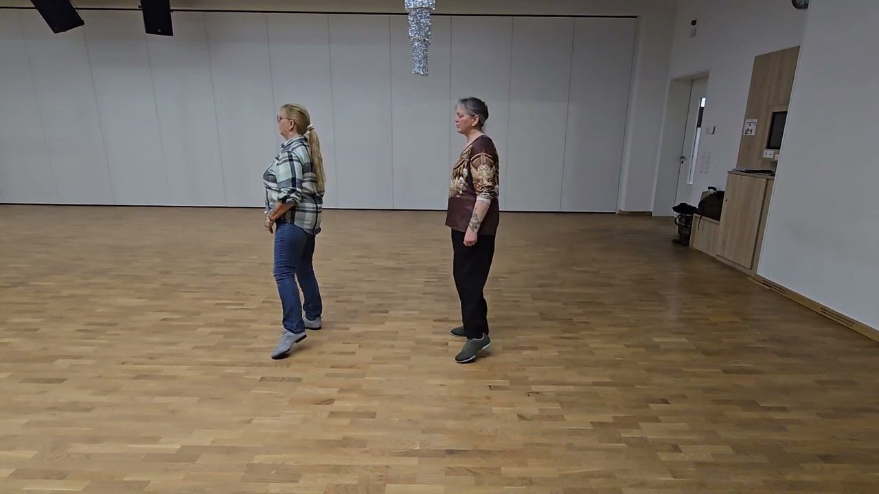 Gives Me Shivers, 32 Count, 4 Wall, Improver Linedance, Option 1.Runde
