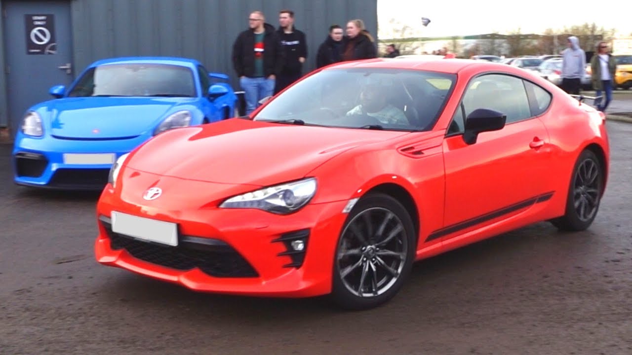 Cars Leaving The Motorist Saturday Social 16th December 2023