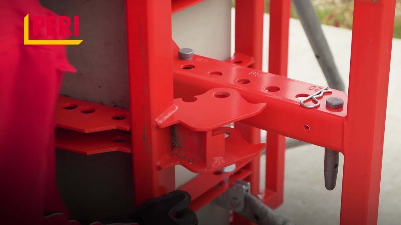 TRAINING | How to close PERI QUATTRO column formwork (EN)