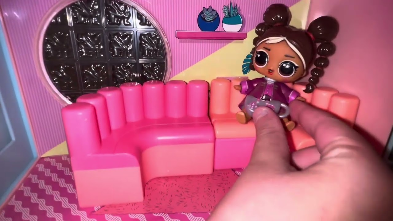 “Setting Up My LOL Surprise Playset 💖 Mini Doll Adventure”