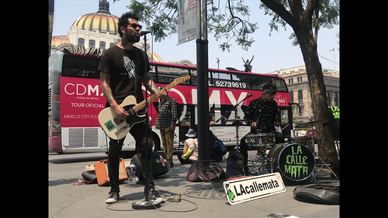 MÚSICOS CALLEJEROS