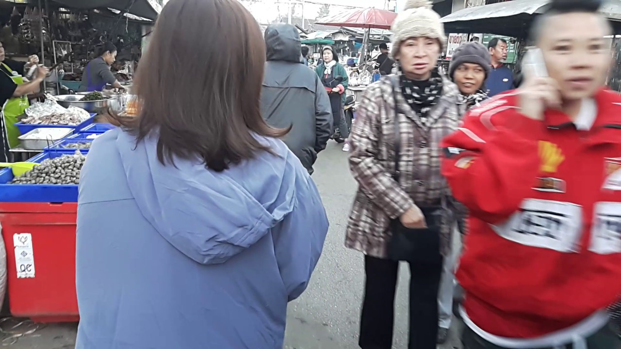 ที่ตลาดสดตอนเช้า  อ  งาว   จ  ลำปาง ลุงนุ้ยถา่ย V D O