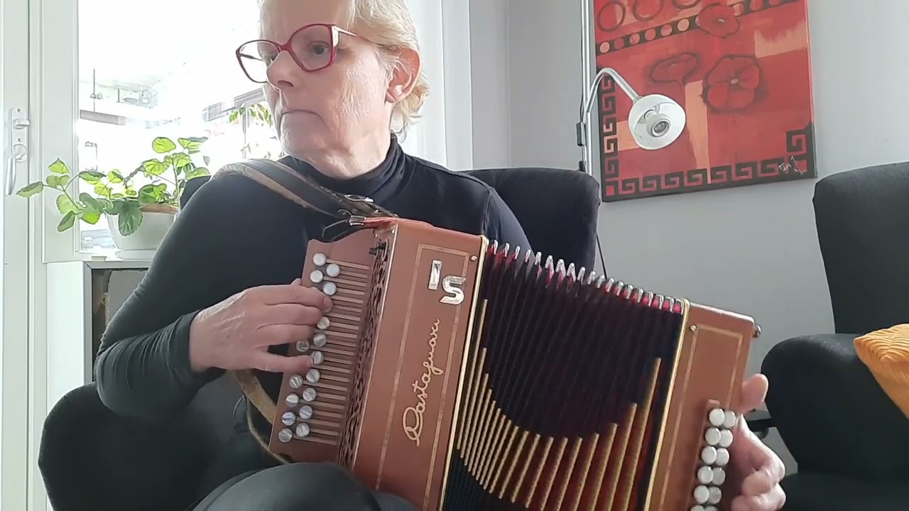 Ingela spelar durspel. Skärgårdsflirt.