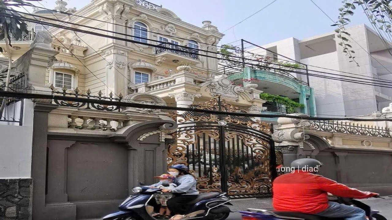 CĂN BIỆT THỰ TÂN CỔ ĐIỂN KHỔNG LỒ ĐẸP NHẤT QUẬN TÂN BÌNH TP HCM CÓ THANG MÁY HỒ BƠI RA SÂN BAY 5PHÚT
