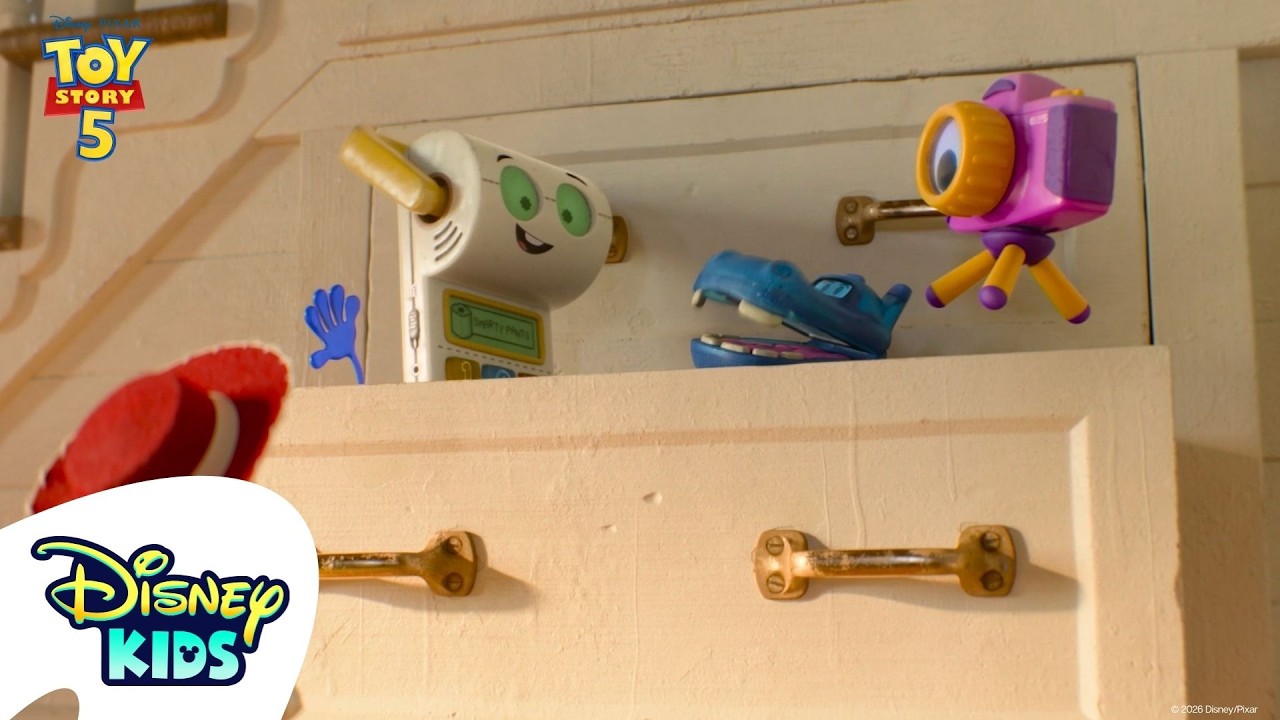 Vi presentiamo Smarty Pants, Snappy e Atlas | Toy Story 5 |  @DisneyKidsIT ​