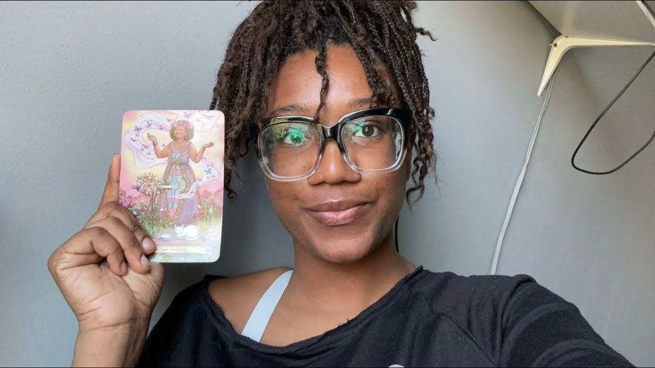 PICK A CARD | WHAT’S THE GOSSIP ON YOU