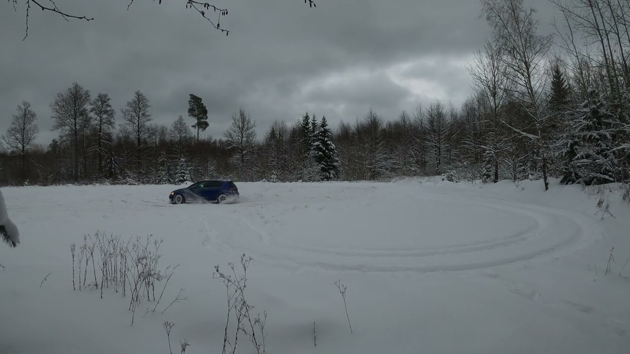 Golf 7R APR Stage 2+ ASMR in snow (almost stuck)