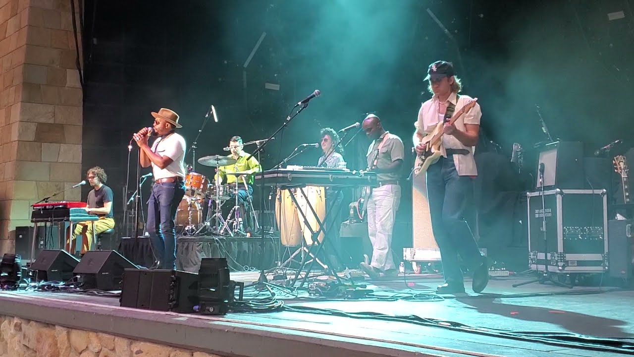 Durand Jones & the Indications - Sea of Love - Santa Barbara Bowl 20210923