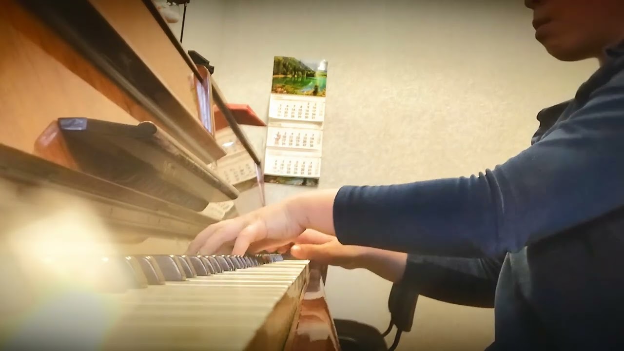 Я сыграла в музыкальной школе произведение которое я сама придумала 🎹🎵