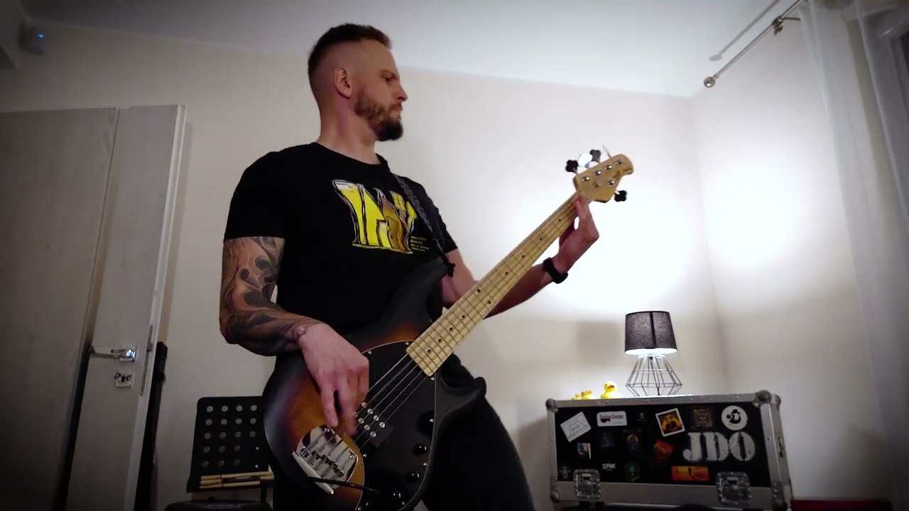 Guitarist plays bass: Illusion - Nóż (bass guitar cover)