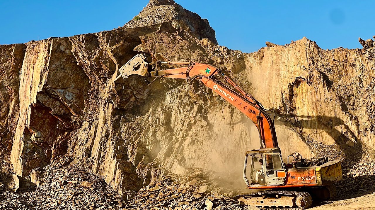 EXCAVATOR OPERATOR VIEW: Humming and Drilling in Action!” #excavators #stonemachinery #sand #mining 
