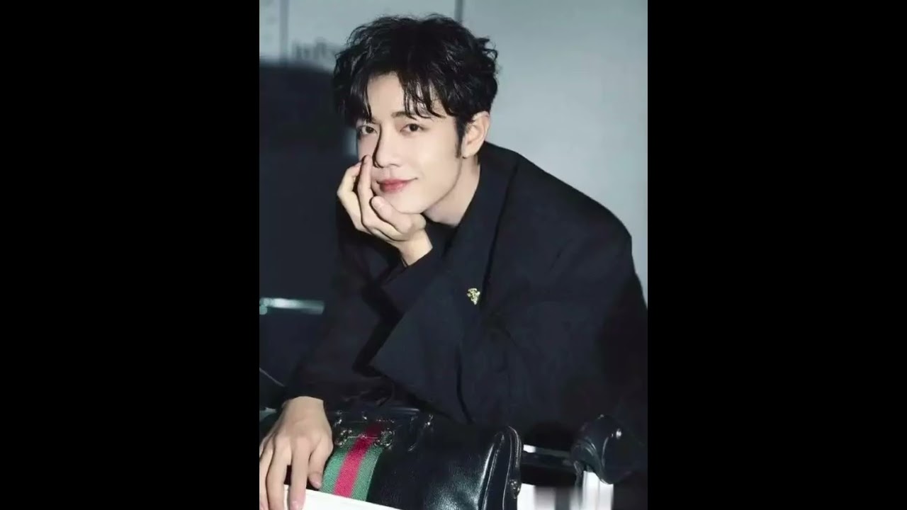 肖战×GUCCI全黑启程，将Demna的冷穿成自己的稳