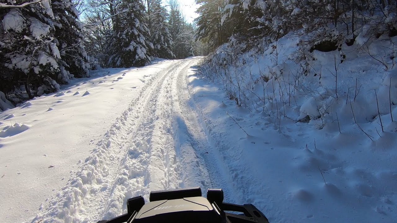 Can Am Outlander 1000R in snow never get stuck !
