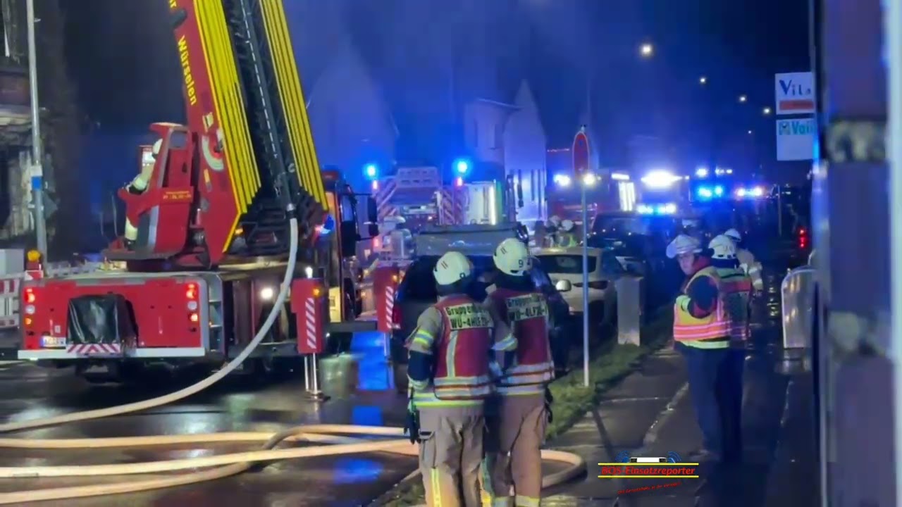 Würselen 07.12.25: Dachstuhl in Flammen 