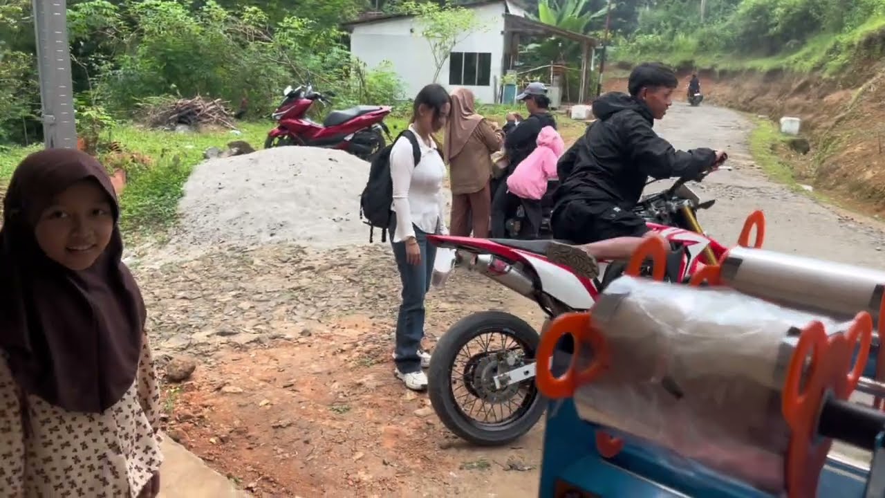 Bersih bersih rumah karna mau hari raya nih lanjut masak dan makan 