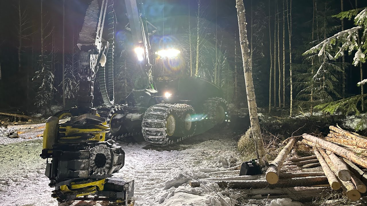Kinkkukrapulassa enskaa - John Deere 1270e h424 -