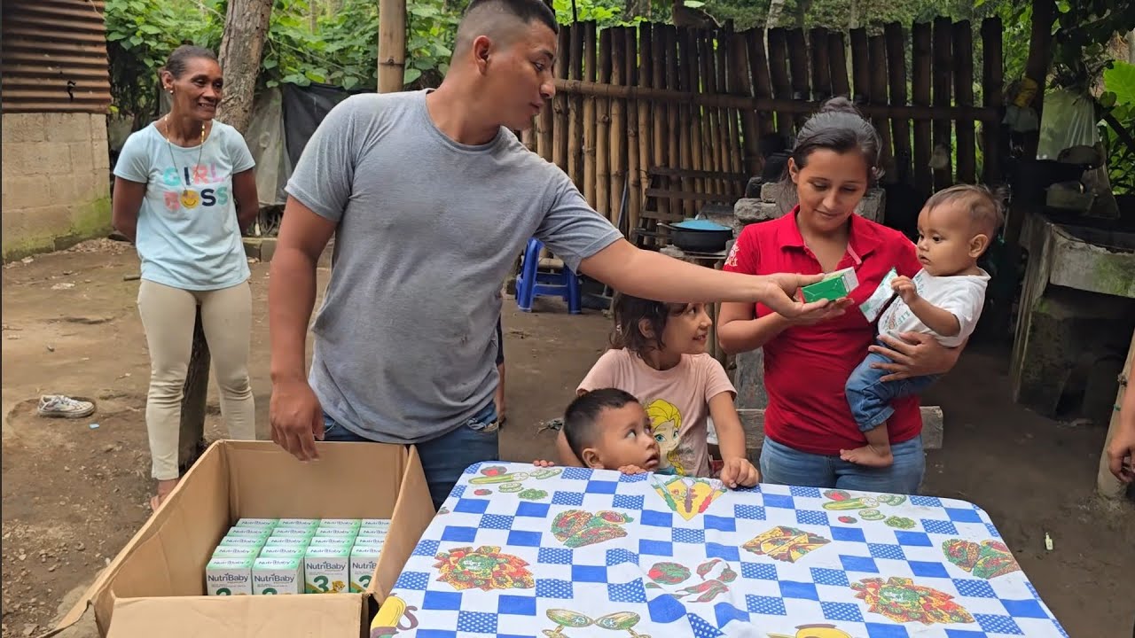 Mira Quien Llego A Recibir Leche Pa' Sus Hijos!😱