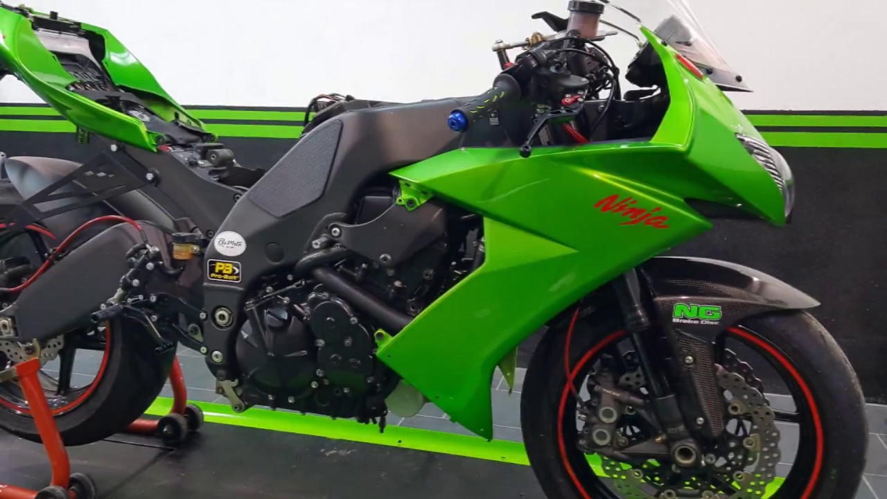 KAWASAKI NINJA ZX-10R 2010 RIMAPPATURA SU BANCO PROVA