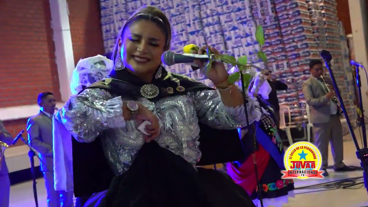 ORQ LLAVERITOS DEL PERÚ INTERPRETA KAREN RIQUEZ FELIZ 7MO ANIVERSARIO INST CULTURAL CORAZÓN DE ORO 2