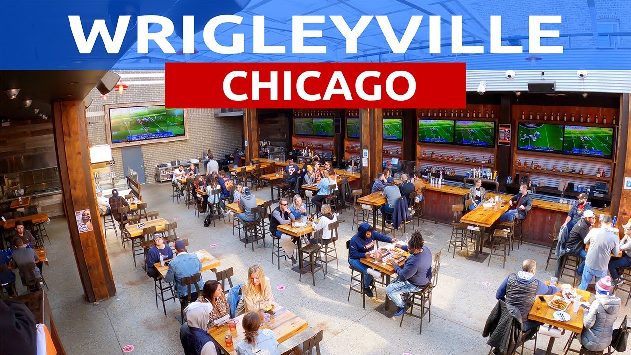 Walking to Chicago's Wrigleyville Neighborhood