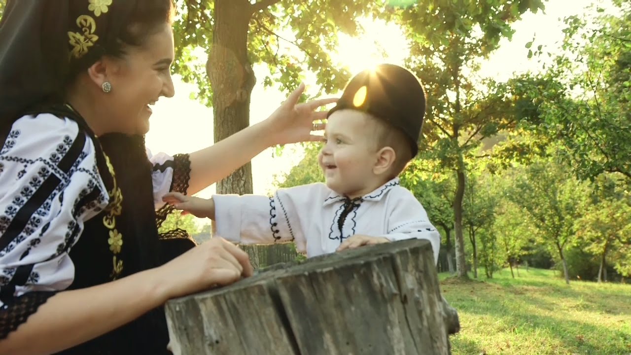 Alexandra Bleaje - Dulce floare-a tineretii (Official Video) NOU