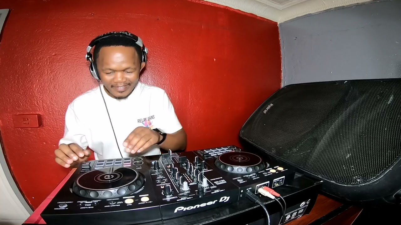 01 Ama SoulfulHouse Vinyl Selection Vibes Vol 11 By Sbu SoulfulJazzy