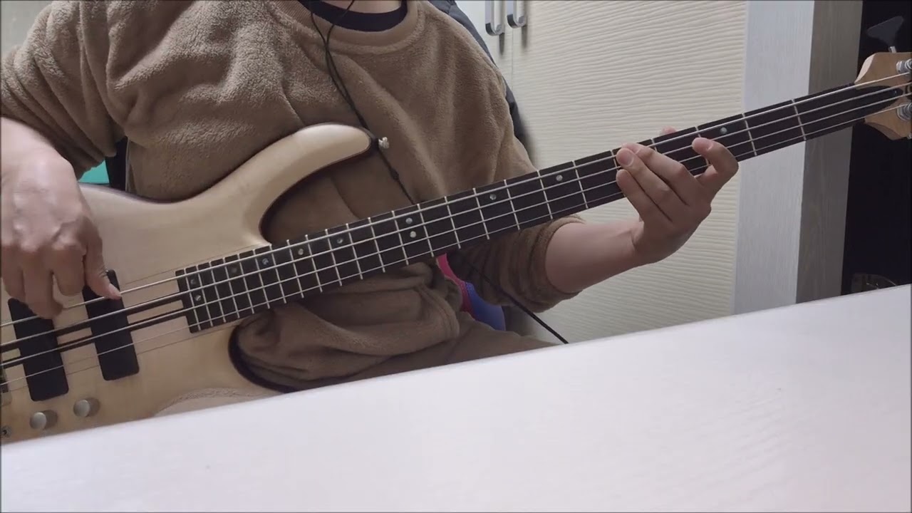 Kelly Clarkson - My Life Would Suck Without You (bass cover)