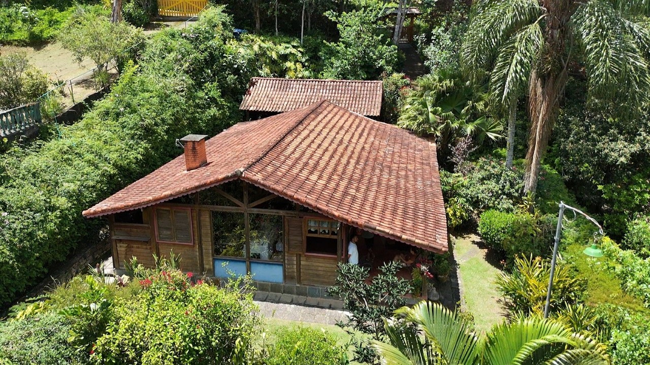 CA0188 - Casa Linear em Condomínio Consolidado em Pedro Do Rio - Petrópolis/RJ | Lazer Completo