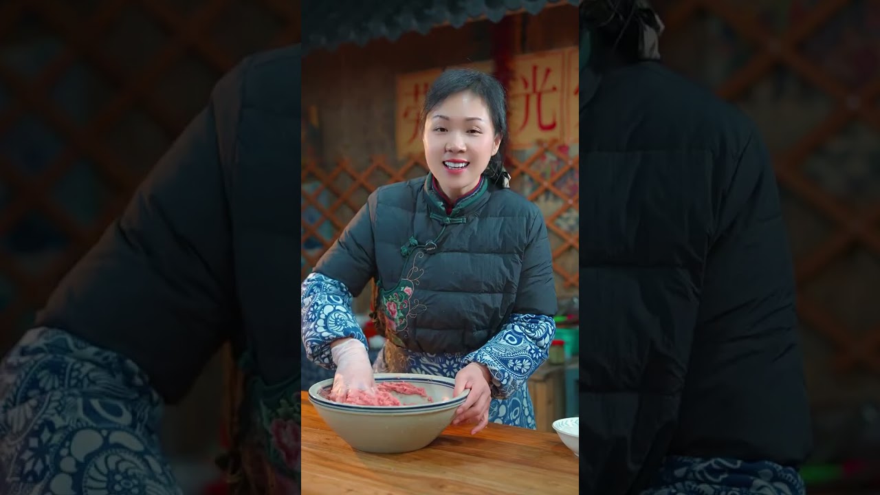广东潮汕牛肉丸有着悠久的历史，吃起来弹牙多汁，肉香浓郁，让人欲罢不能，今天就分享我一道潮汕牛肉丸的做法，吃起来让人回味无穷#牛肉丸#潮汕牛肉丸#地方特色美食