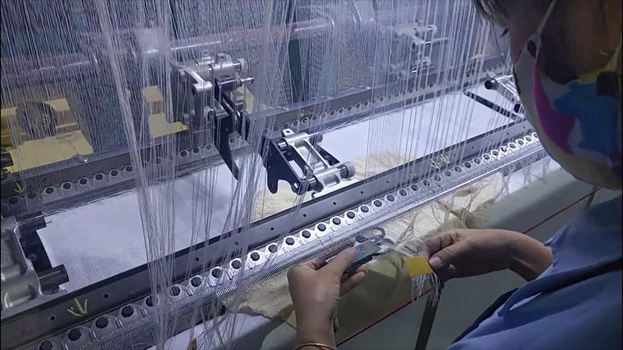 How to thread yarn