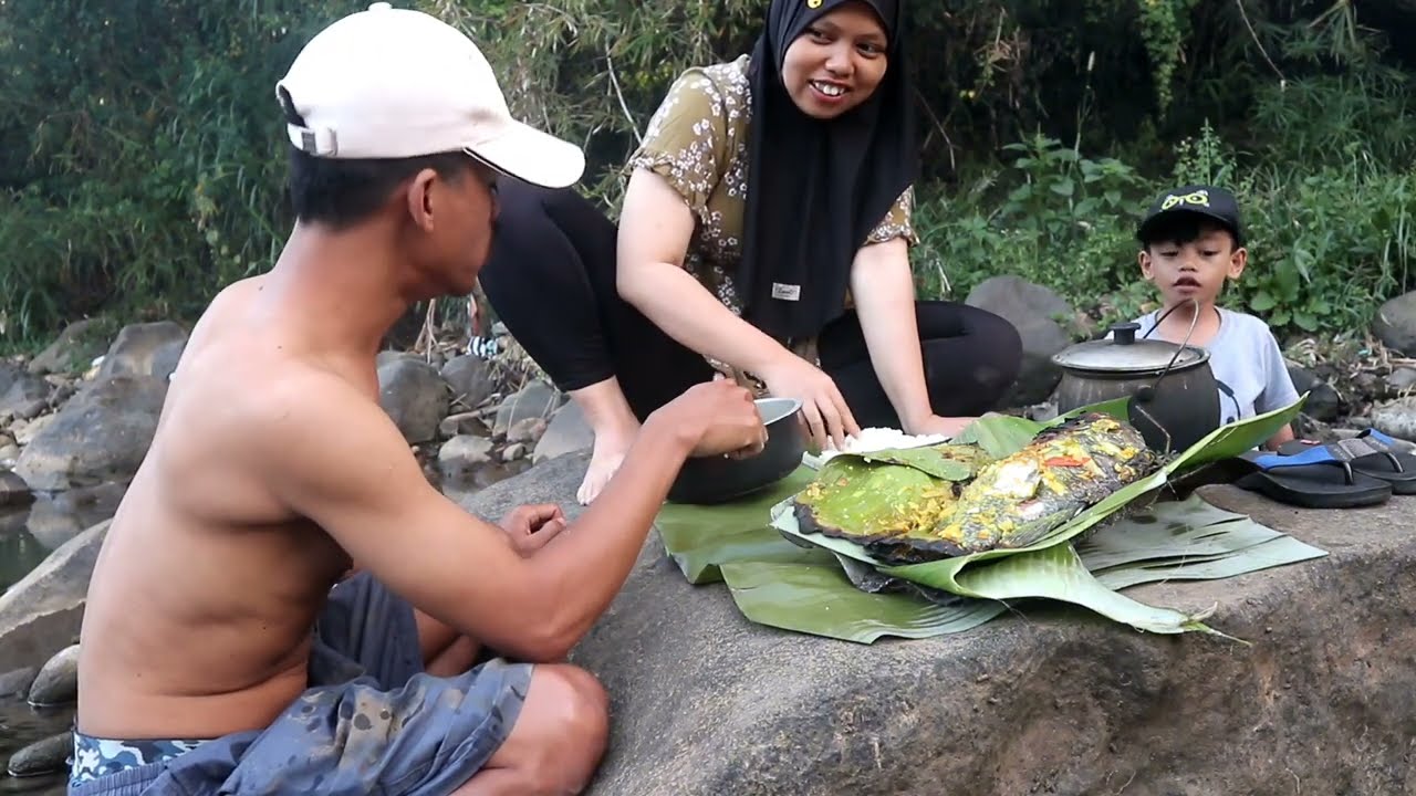 AIR SUNGAI MENGALIR SAMBIL DI TEMENIN NASI LIWET PEPES IKAN NILA@Amonpetok 