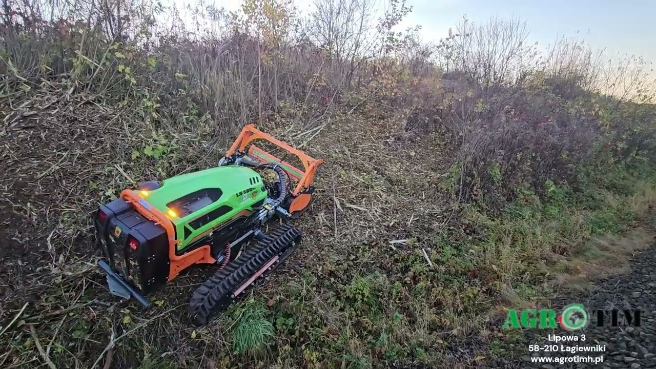 Mulczowanie, oczyszczanie skarpy kolejowej robotem MDB LV500 PRO