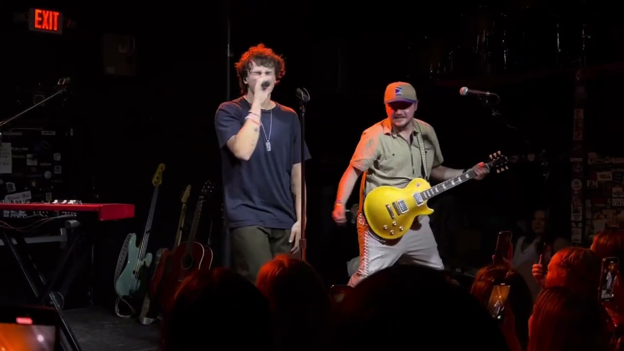 Slow Motion by @jonahmarais live on November 18th 2024 at local 506 in chapel Hill. Love this song