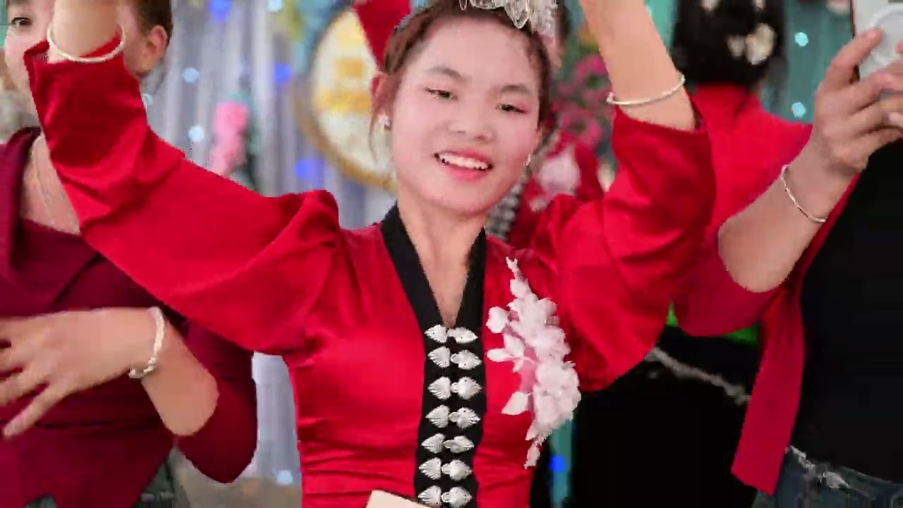 NHẠC SÀN THÁI . NHẢY MỪNG LVQ CD THỊ TƯỞNG - CR VĂN LANH TẠI TƯ GIA NHÀ GÁI BẢN MÒN NẬM TY 