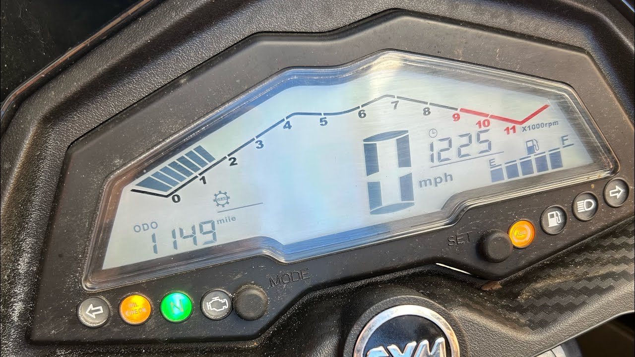 Simple guide | How to do an oil change and reset oil light on a sym nht 125 motorbike