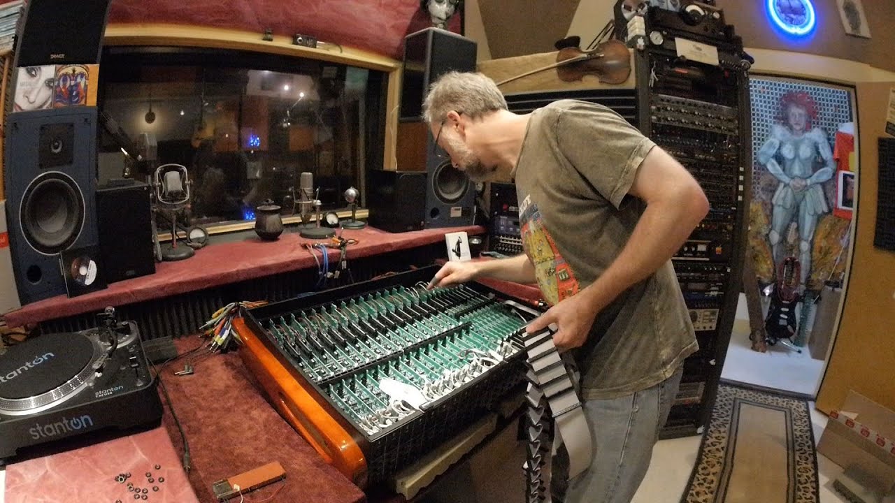 TOFT 16ch ATB versus SoundCraft24ch in line Console