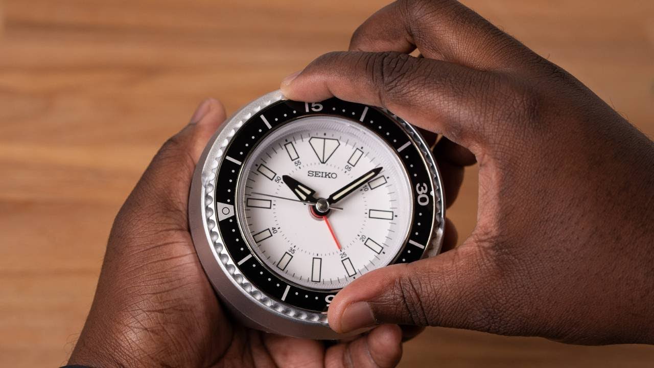 Just a minute with the Seiko Mai Modern Rotating Bezel Alarm Clock