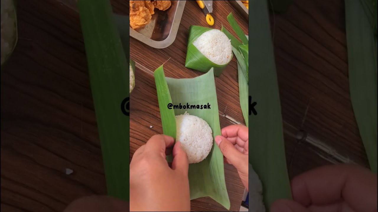 CARA BUNGKUS NASI PAKAI DAUN UNTUK NASI KOTAK