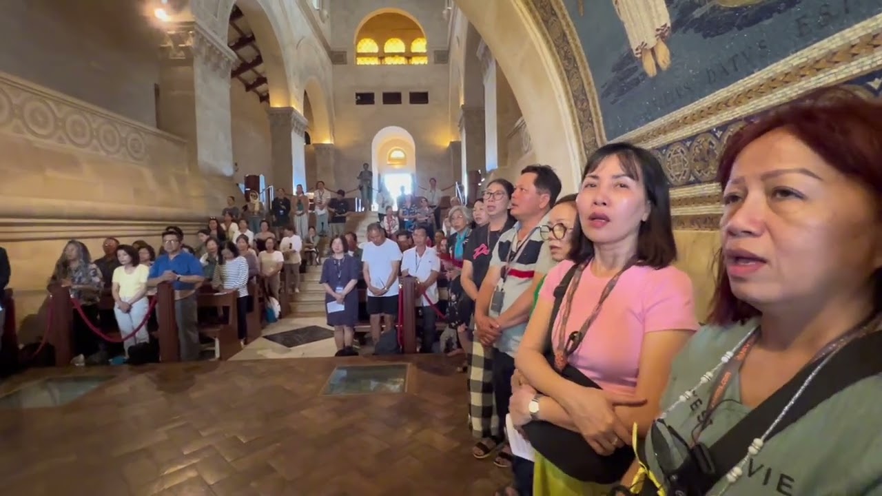 Tham dự Th&aacute;nh lễ tr&ecirc;n n&uacute;i Tabor,nơi Ch&uacute;a biến h&igrave;nh v&agrave; biến đổi t&acirc;m hồn mọi người khi c&oacute; dịp l&ecirc;n đ&acirc;y.