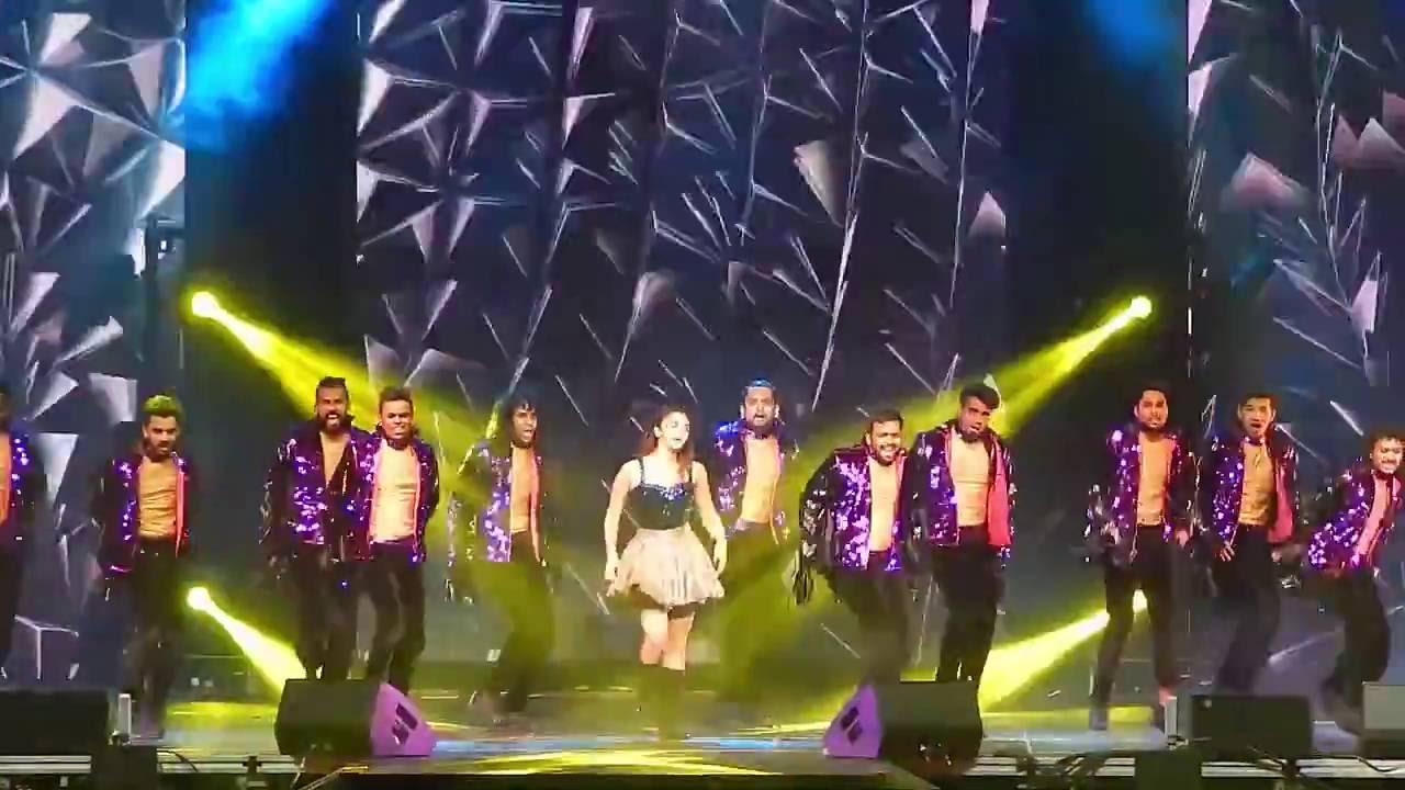 Alia Bhatt Individual Performance Dream Team Concert HD