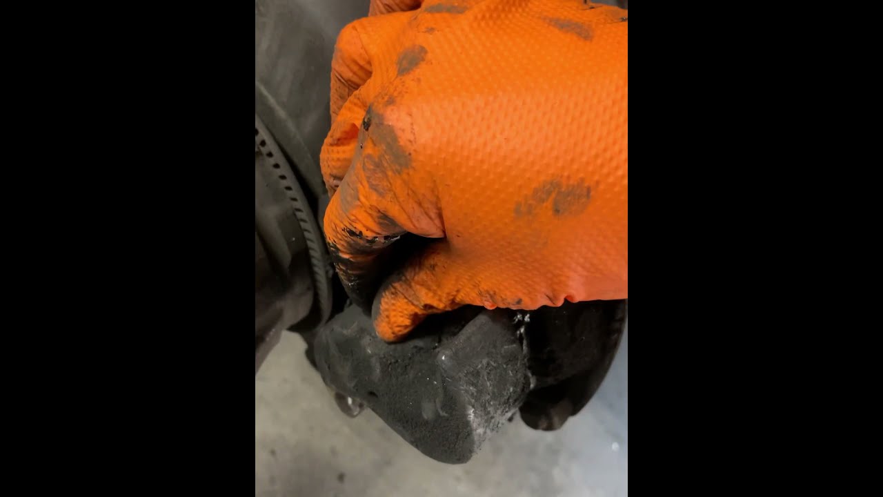 Brake noise or vibration. S cam install freightliner cascadia. Shaking brakes