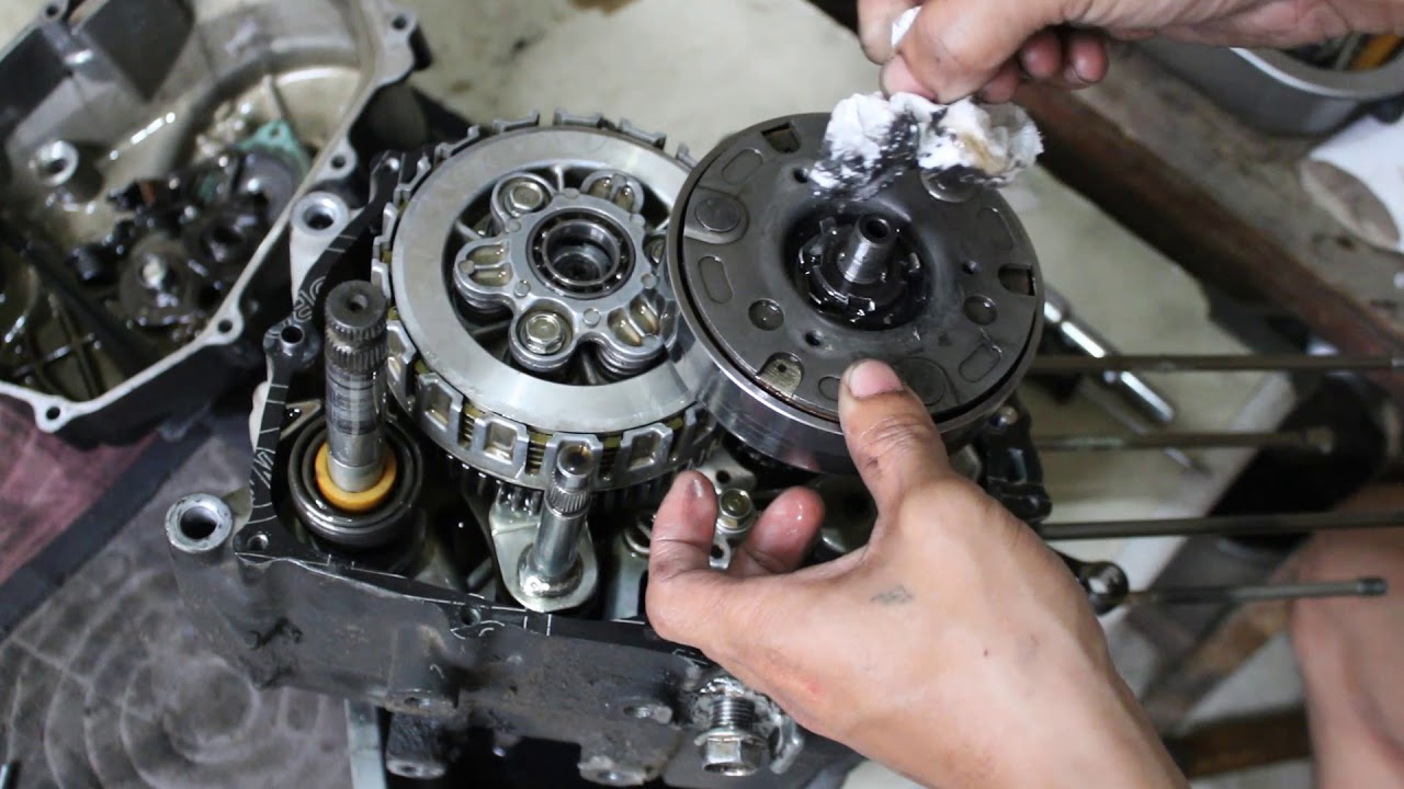 Paano mag overhaul ng wave 125 part1 karamihan Martilyo at sinsil ang gamit honda wave 125 overhaul