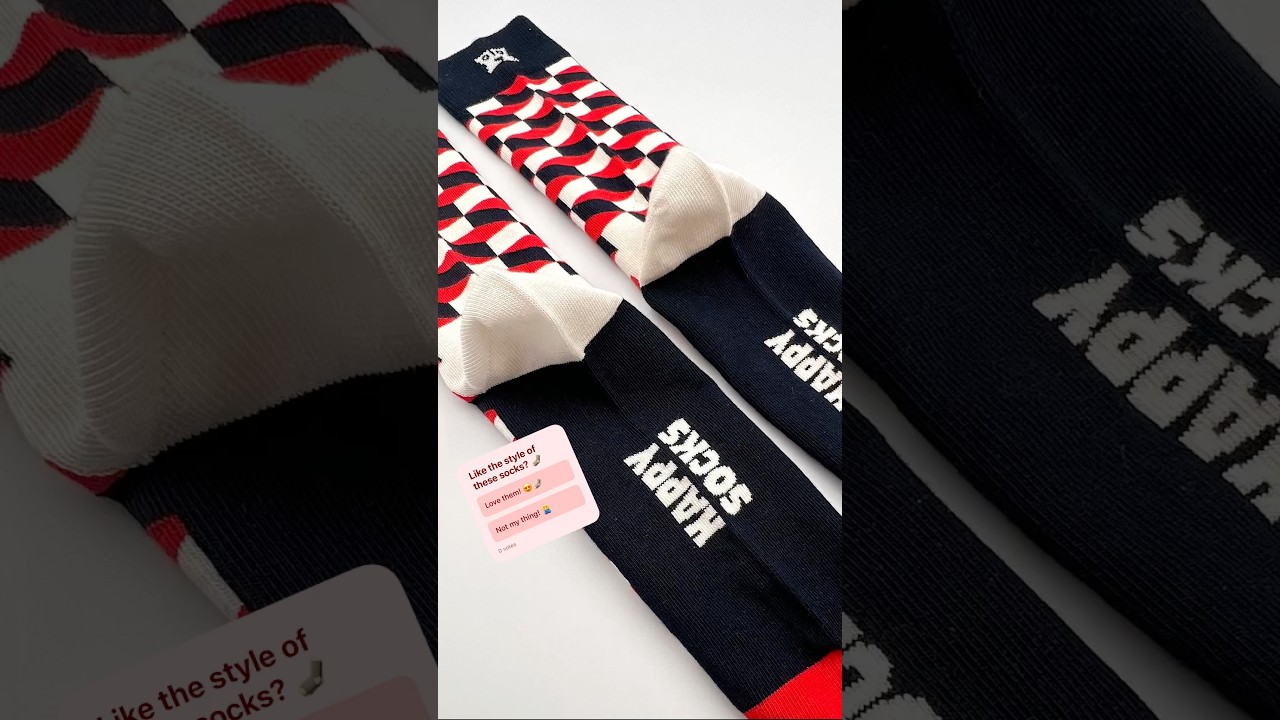 Step up your sock game with these bold, retro-pattern Happy Socks. 🌀