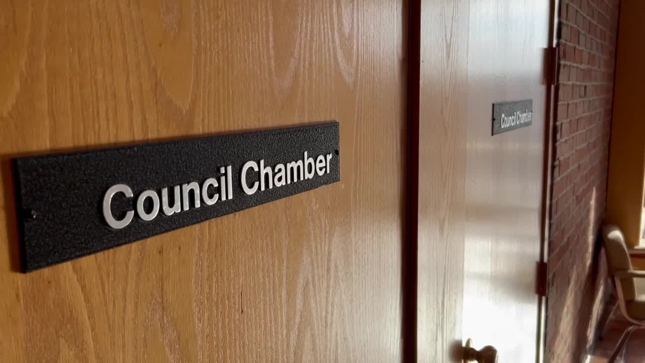 Charlotte mayor, pro-tem resign; city manager to leave in February