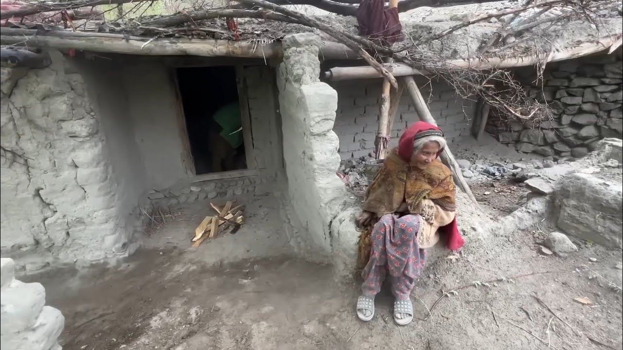 An Old Women Living Alone in Pure Mud House | Very Difficult Life | Mountain Life in Pakistan|part 2