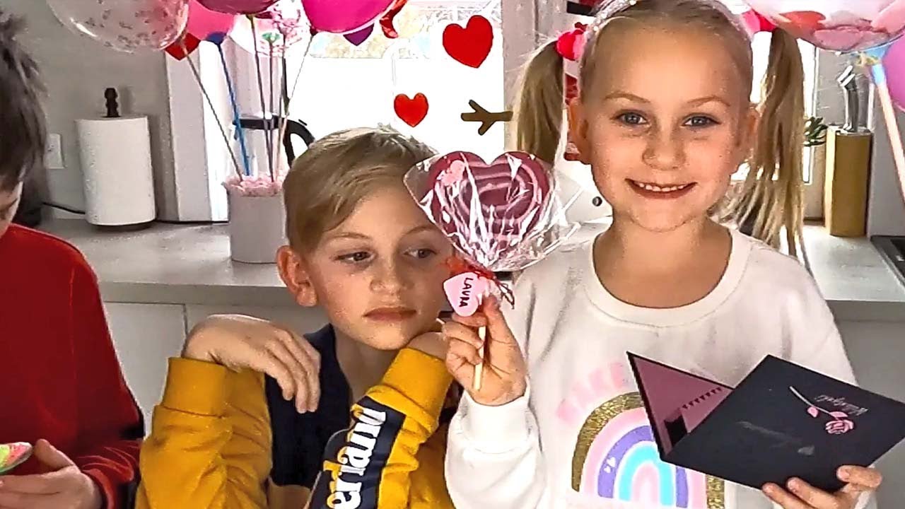 Walentynki  film edukacyjny dla dzieci | Valentine's day educational for kids | Laura Just Like You